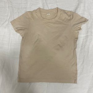 uniqlo tshirt